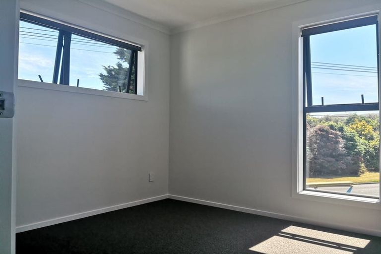 Photo of property in 124a Cambridge Terrace, Fairfield, Lower Hutt, 5011