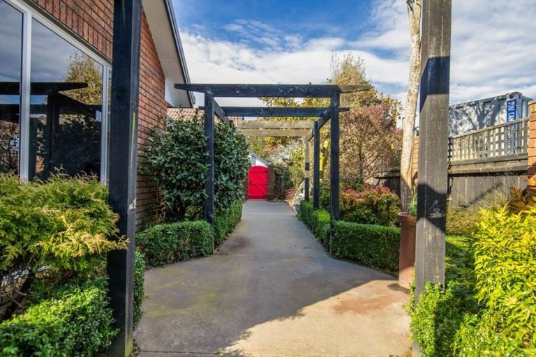 Photo of property in 5 Hossack Close, Belfast, Christchurch, 8051