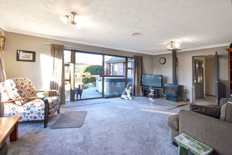 Photo of property in 17 Wickliffe Street, Mosgiel, 9024