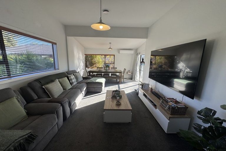 Photo of property in 2a Vivian Street, Burwood, Christchurch, 8083