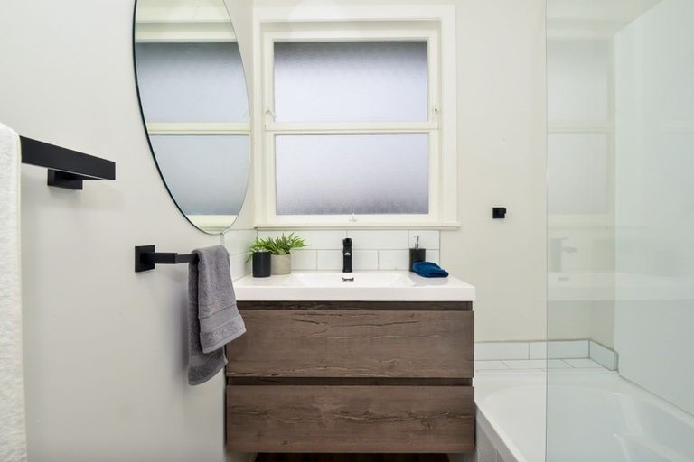 Photo of property in 10 Bremridge Place, Melville, Hamilton, 3206