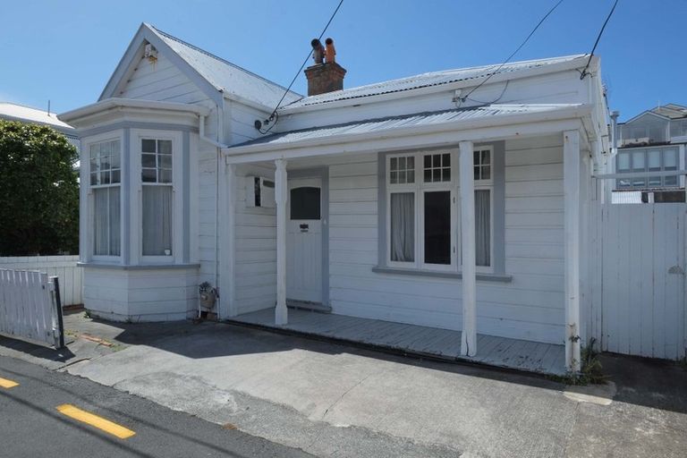 Photo of property in 4 Prince Street, Mount Victoria, Wellington, 6011