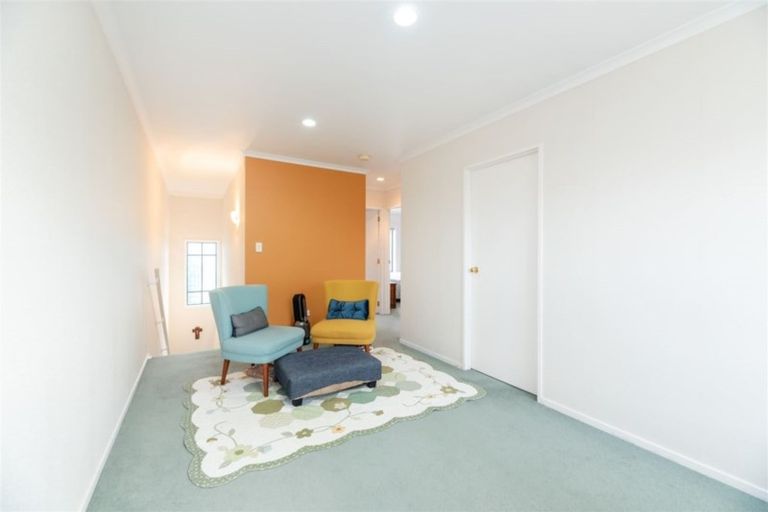 Photo of property in Tuscany Towers, 58/1 Ambrico Place, New Lynn, Auckland, 0600