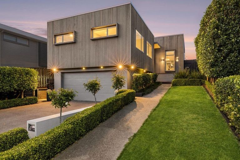 Photo of property in 12 Stockyard Crescent, Pukekohe, 2120