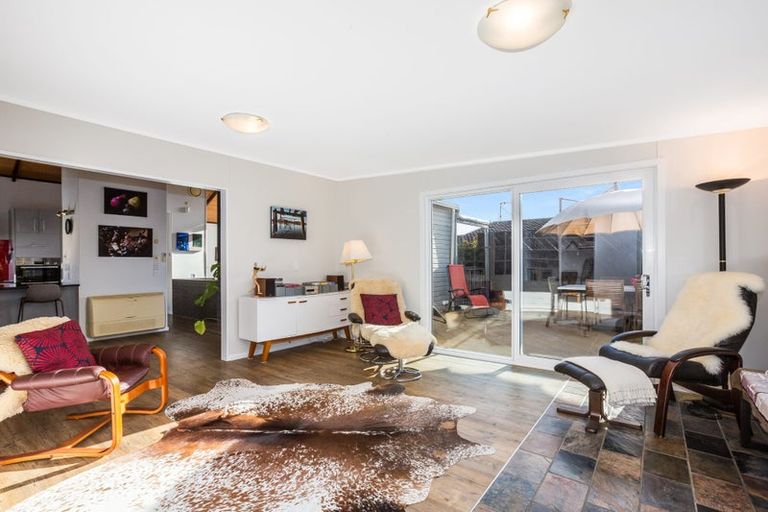 Photo of property in 13 Fleetwood Grove, Waikanae, 5036