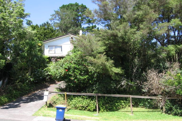 Photo of property in 6 Abbeygate Street, Birkdale, Auckland, 0626
