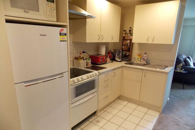 Photo of property in Terrace Heights Apartments, 6e/163 The Terrace, Wellington Central, Wellington, 6011