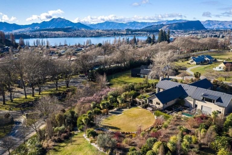 Photo of property in 5 Hollyhock Lane, Wanaka, 9305