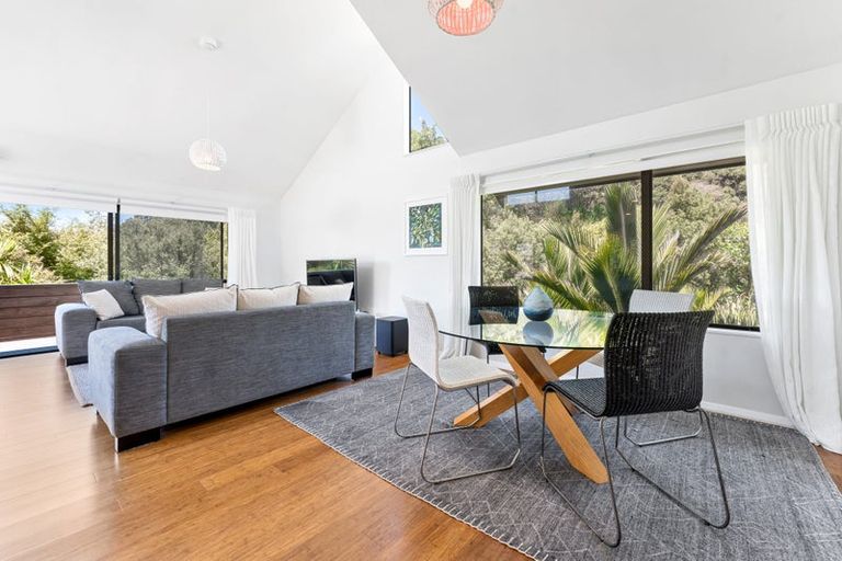 Photo of property in 6 Whale Cove, Stanmore Bay, Whangaparaoa, 0932