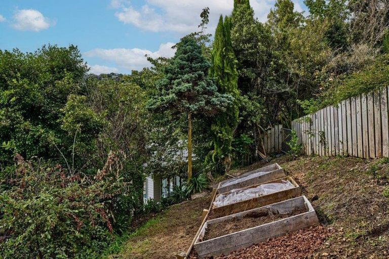 Photo of property in 72 Paremata Road, Paremata, Porirua, 5024