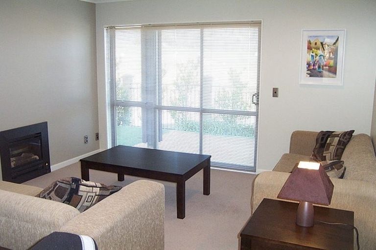 Photo of property in 19 Bluewater Place, Paraparaumu, 5032