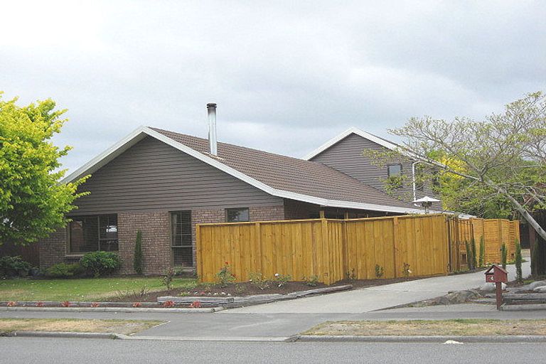 Photo of property in 4 Broadhaven Avenue, Parklands, Christchurch, 8083