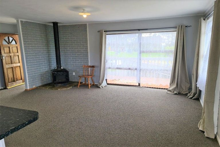 Photo of property in 28 Beauchamp Drive, Massey, Auckland, 0614