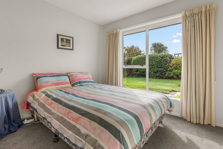 Photo of property in 10 Natalie Place, Harewood, Christchurch, 8051