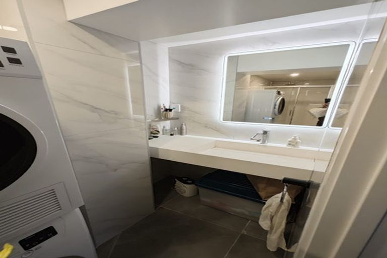 Photo of property in 62 Spence Road, Henderson, Auckland, 0612