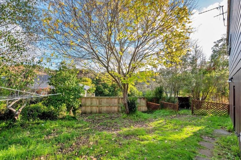 Photo of property in 8 Charnley Grove, Glenfield, Auckland, 0629