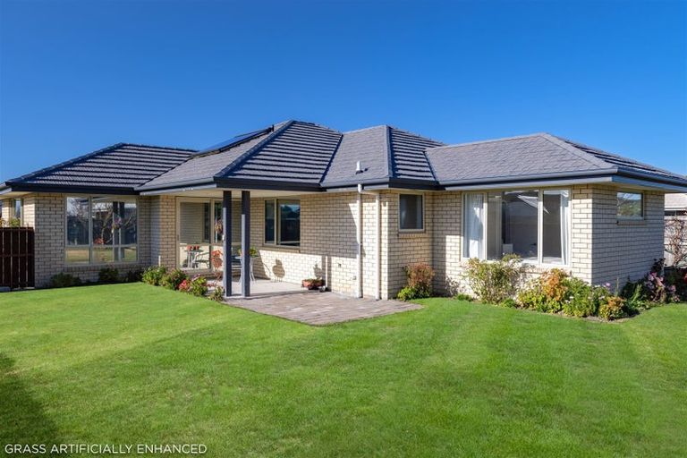 Photo of property in 25 Walnut Way, Rangiora, 7400