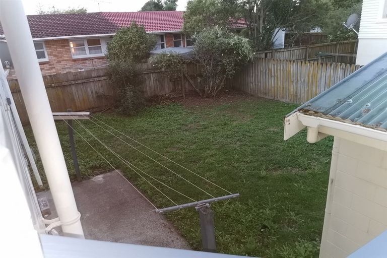 Photo of property in 3/240 Pakuranga Road, Pakuranga Heights, Auckland, 2010