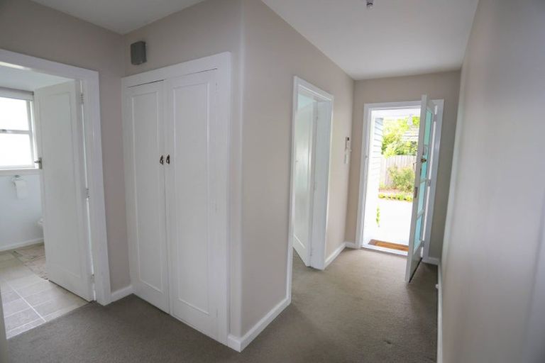 Photo of property in 124 Memorial Avenue, Burnside, Christchurch, 8053