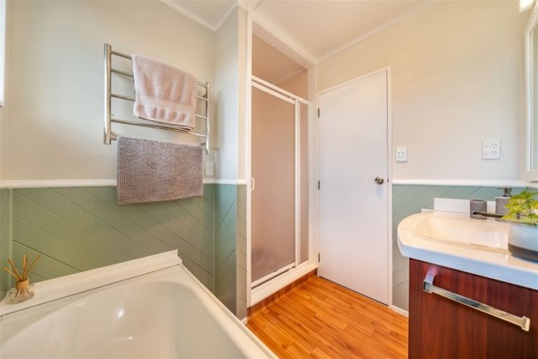 Photo of property in 22 Gemstone Drive, Birchville, Upper Hutt, 5018