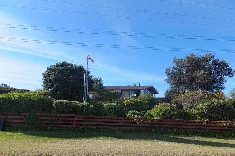 Photo of property in 37 Seddon Street, Waikanae, 5036
