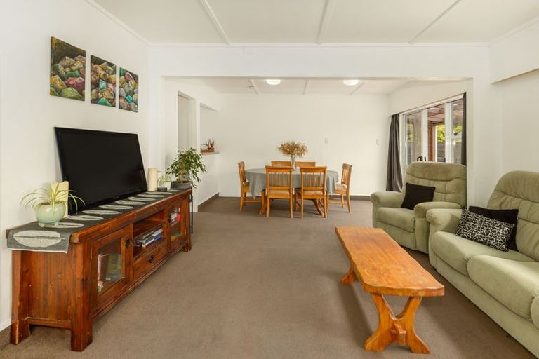 Photo of property in 5 Redwood Close, Paraparaumu, 5032