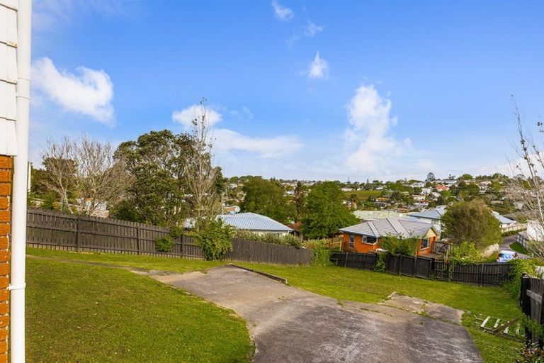 Photo of property in 33 Triangle Road, Massey, Auckland, 0614