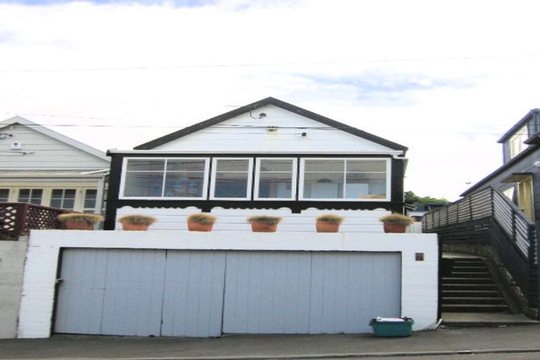 Photo of property in 21 Milton Street, Berhampore, Wellington, 6023