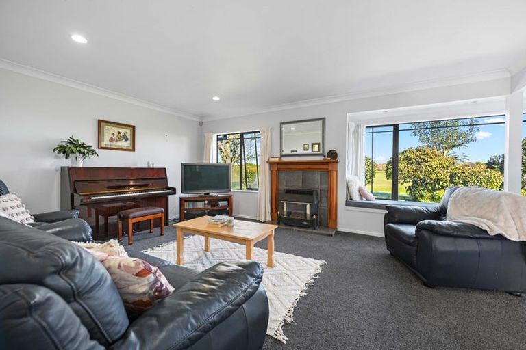 Photo of property in 16 Kenneth Place, Rototuna, Hamilton, 3210