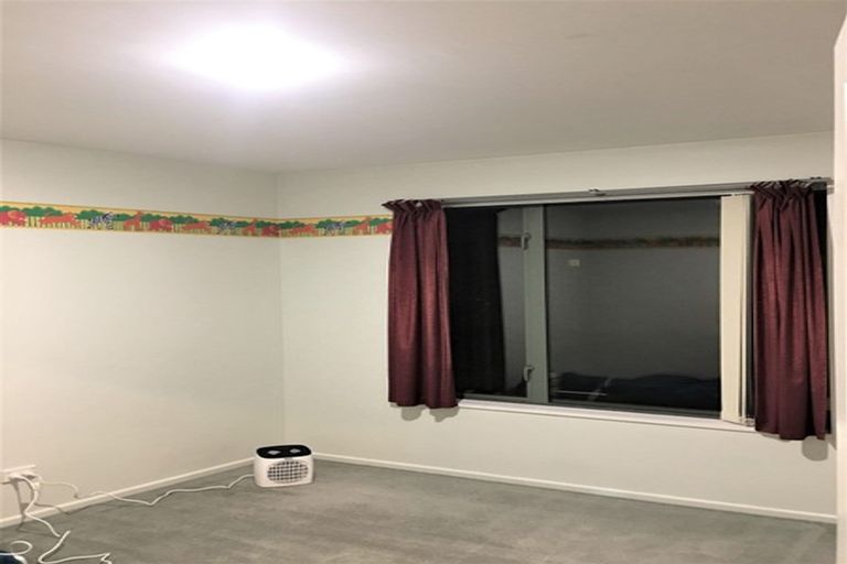 Photo of property in 27 Dufek Crescent, Wigram, Christchurch, 8042