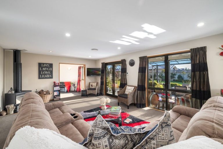 Photo of property in 22 Fairhurst Place, Rolleston, 7614