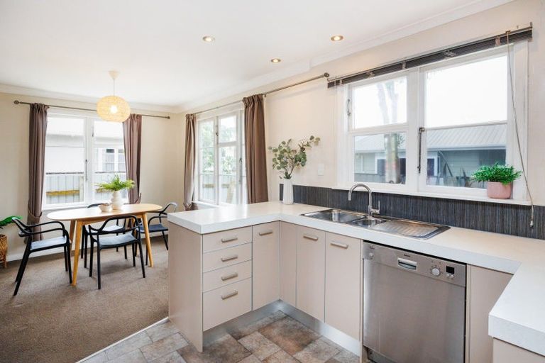 Photo of property in 43 Manchester Street, Takaro, Palmerston North, 4412