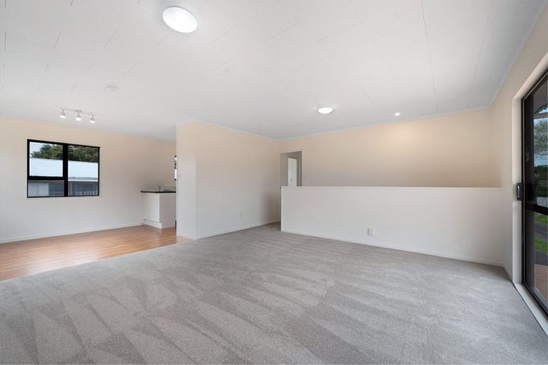 Photo of property in 51 Hindmarsh Street, Henderson, Auckland, 0612