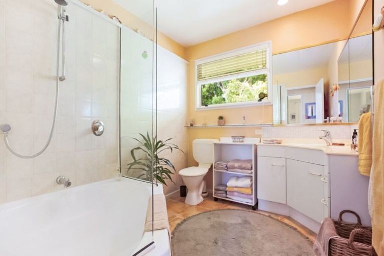 Photo of property in 105 Cable Bay Block Road, Cable Bay, 0420