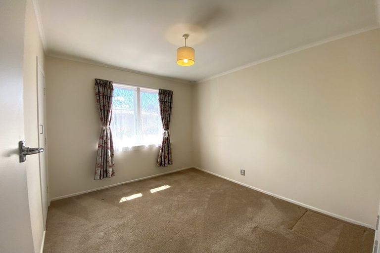 Photo of property in 18 Kelkirk Street, Kelston, Auckland, 0602