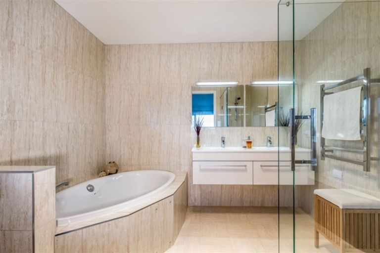 Photo of property in 201 Whangaparaoa Road, Red Beach, 0932