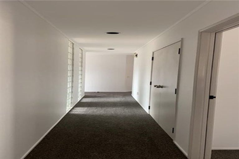 Photo of property in 10 Orangewood Drive, Northpark, Auckland, 2013