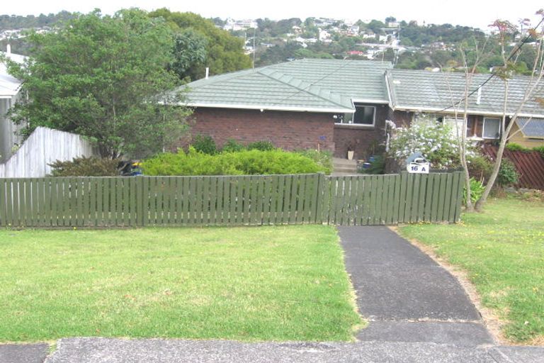 Photo of property in 1/16 Mayfield Road, Glenfield, Auckland, 0629