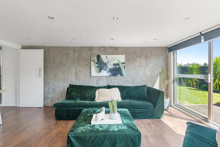 Photo of property in 1 Luke Place, Otara, Auckland, 2023