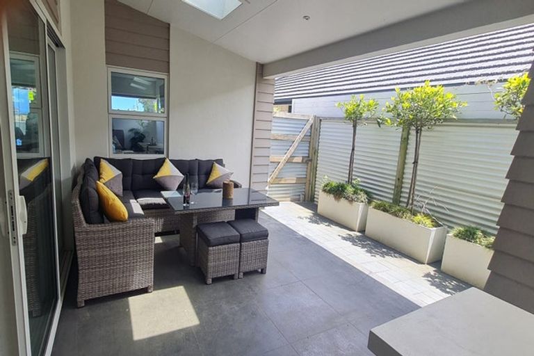 Photo of property in 16 Egmont Street, Patea, 4520