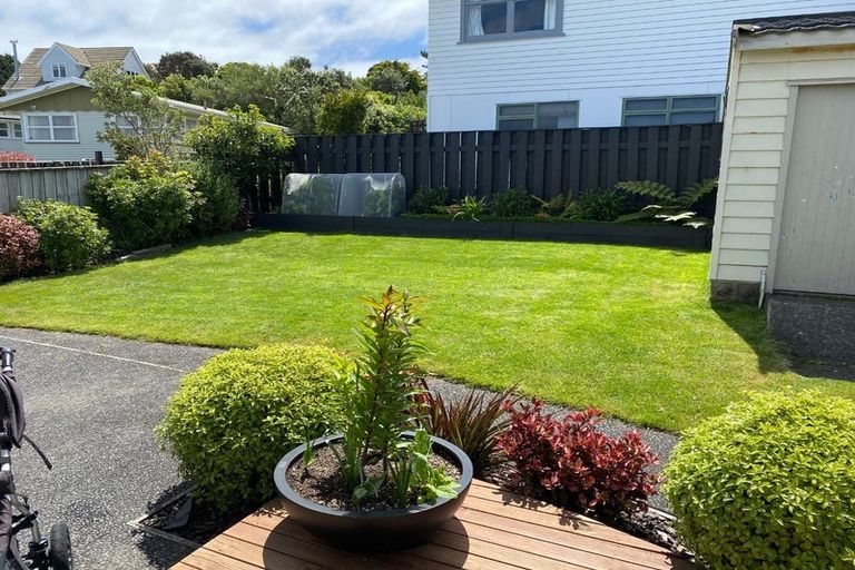 Photo of property in 1 Lomita Road, Johnsonville, Wellington, 6037