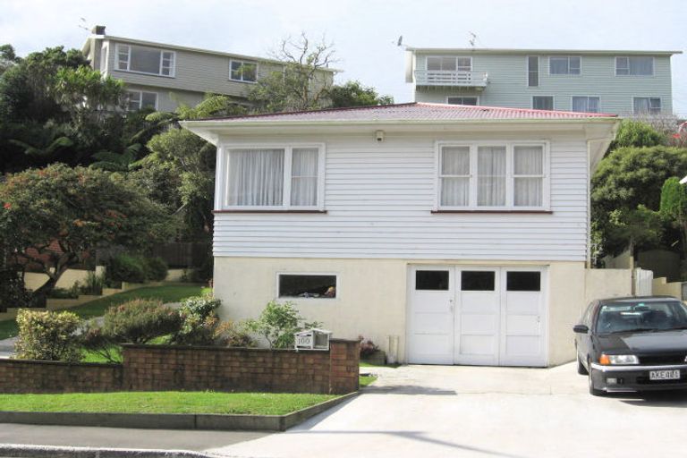 Photo of property in 100 Kenmore Street, Newlands, Wellington, 6037