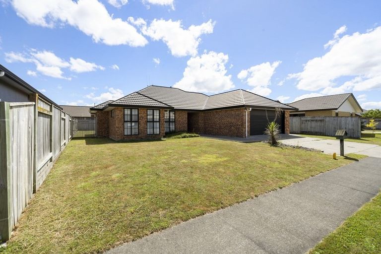 Photo of property in 33 Geneva Terrace, Kelvin Grove, Palmerston North, 4414