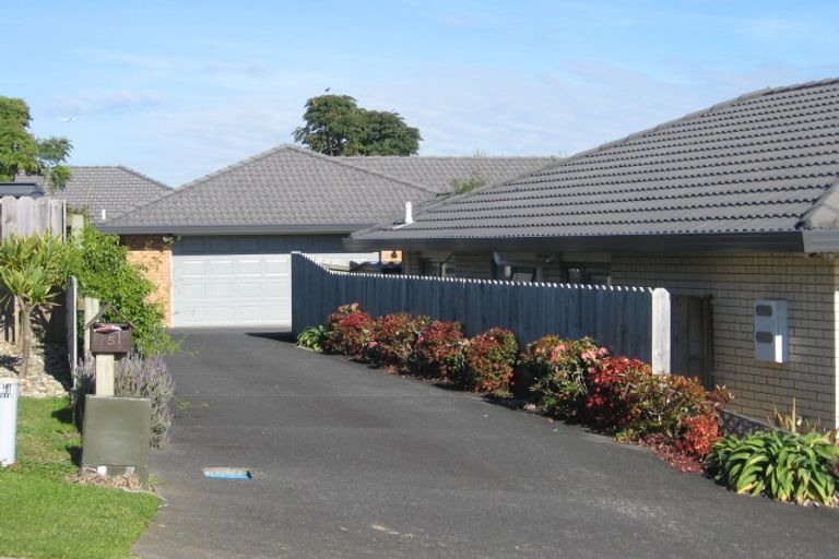 Photo of property in 5 Conacher Close, East Tamaki Heights, Auckland, 2016