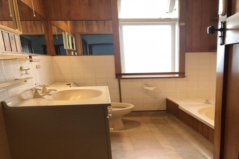 Photo of property in 67 Friend Street, Karori, Wellington, 6012