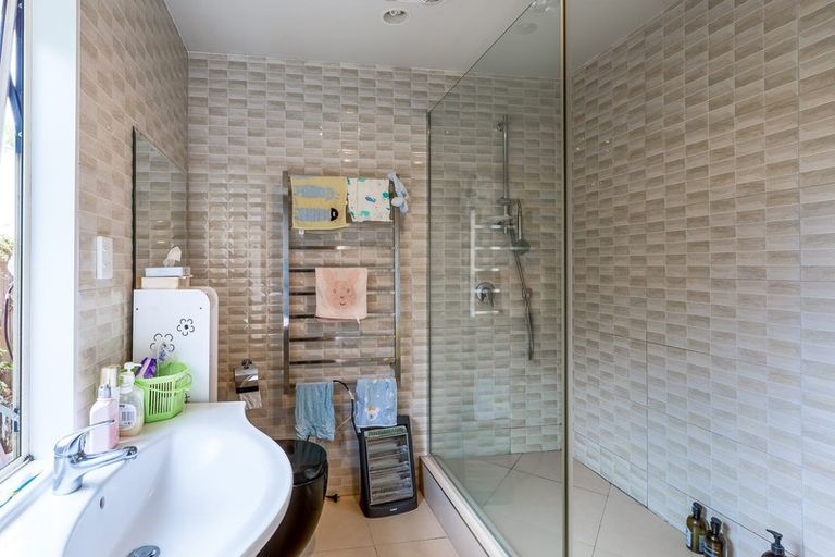 Photo of property in 7 Wattle Street, New Lynn, Auckland, 0600