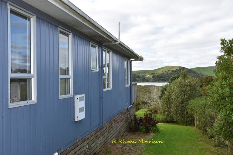 Photo of property in 8 Heaths Way, Pahi, Paparoa, 0571