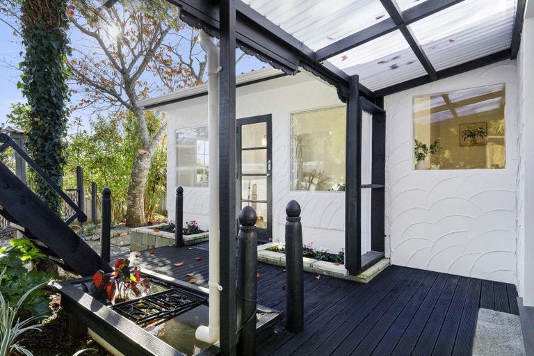 Photo of property in 48 Kamahi Street, Stokes Valley, Lower Hutt, 5019