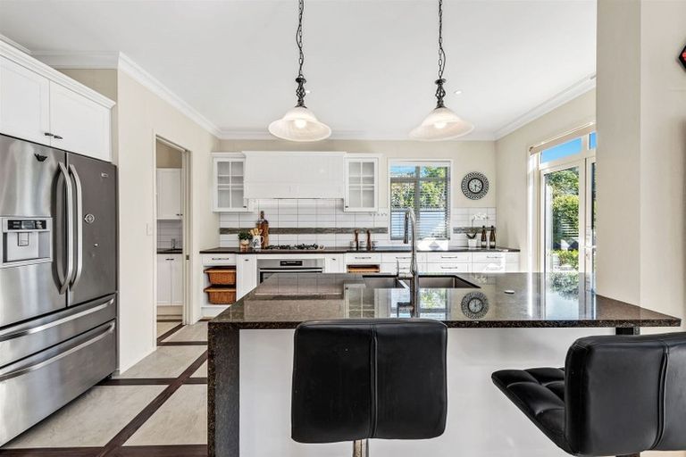 Photo of property in 24 The Mews, Shamrock Park, Auckland, 2016