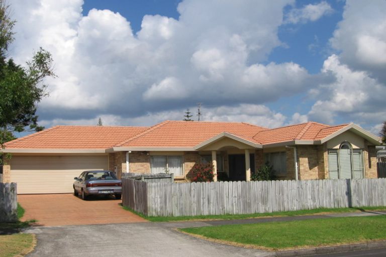 Photo of property in 96 Nikau Street, New Lynn, Auckland, 0600